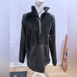 Mountain hardware men’s size Large pullover